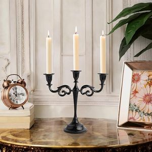 Exclusivo Portavelas Navideño de Aluminio Hecho a Mano, Elegante Decoración para el Hogar, Adorno para Mesa de Comedor, Iluminación Cálida y Acogedora - Product Image 1