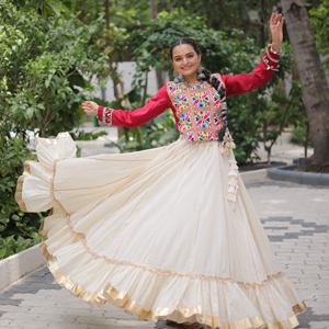 Indian Boutique Exclusivo Último Glamoroso Impresionante Navaratri Especial Algodón Puro Lehenga Choli Elegante Ropa Étnica Mujer Chica - Product Image 1