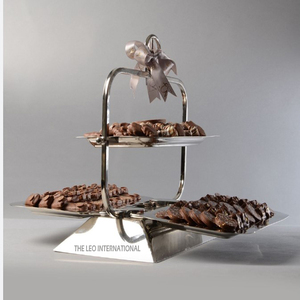 ถาดกระจกโลหะทรงสี่เหลี่ยมขนาดใหญ่พร้อมที่จับตกแต่งเพื่อความปลอดภัยสำหรับเสิร์ฟเครื่องดื่มขนมหวานและปาร์ตี้ - Product Image 6