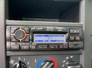 Achetez un véhicule utilitaire John Deere Gator 4x4 XUV 835M 4WD d'occasion propre, alimenté à l'essence. Achetez un John Deere Gator UTV 835M 2024. - Product Image 5