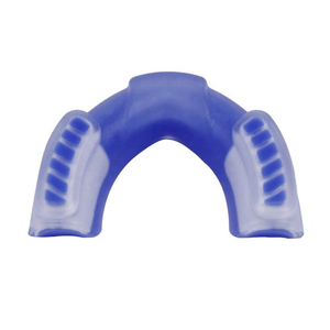 Protège-dents en silicone bleu, équipement de sport protecteur pour la boxe, adultes, antidérapant, design à enfiler, style standard, unisexe. - Product Image 1