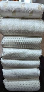 Tissu de satin de poids moyen de haute qualité tricoté pour des tenues de concepteur de mariage rendant disponible au prix de l'Inde - Product Image 6