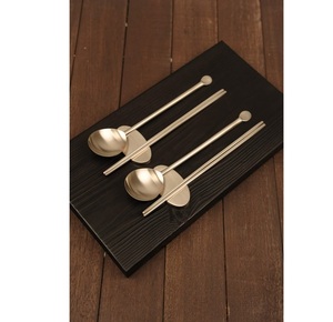 Service de couverts en acier inoxydable finition argentée design intemporel conçu pour la classe, la durabilité et les présentations de table de qualité supérieure - Product Image 1