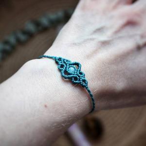 Top vente HARI OM CREATIONS, collier en macramé fait main, forme vintage, pierres mélangées, corde bohème, plaqué or multi-couleurs, cadeau de fête - Product Image 6