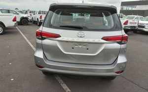 TOYOTA FORTUNER PREMIUM 2.7L ESSENCE AUTOMATIQUE DE QUALITÉ SUPÉRIEURE OU D'OCCASION - Product Image 4