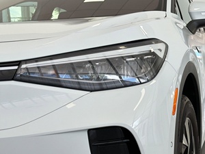 ¡EN TENDENCIA! ID.4 Pro AWD 2023 Usado con Paquete SK AWD, SUV de 34 kWh, Vehículo Personal - Product Image 3