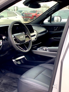 CADILLAC LYRIQ SPORT 2025 SUPER LIMPIO CON TRANSMISIÓN AUTOMÁTICA - Product Image 4