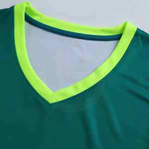 Conjuntos de uniformes de baloncesto transpirables y cómodos de alta calidad con logotipo personalizado, diseño de verano sin mangas de talla grande - Product Image 2