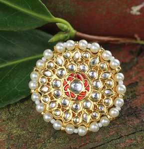 Bague tendance en acier inoxydable 24 carats faite à la main, design de mode chic et vibrant, bijoux en gros avec perles et Kundan, style classique - Product Image 3