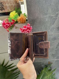 Pochette élégante en cuir de fourrure de vachette multi-usages pour femmes Nouveau design Western Fashion Offre Spéciale Petit portefeuille pour la sculpture - Product Image 6