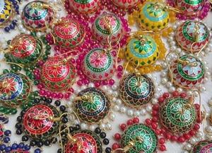 Pendientes Meenakari, recuerdo de devolución, pendiente de regalo de boda indio, joyería de moda, dama de honor haldi Mehendi Sangeet regalo para niñas - Product Image 2