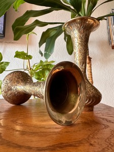 Jarrón Decorativo de Metal Dorado Estilo Real para Exhibición de Eventos de Lujo, Celebración de Bodas, Festivales y Regalos Premium - Product Image 2