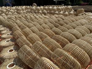 Fabrication artisanale de luminaires suspendus ronds modernes, abat-jour en rotin tressé, artisanat en bambou, abat-jour décoratif, vente en gros - Product Image 2