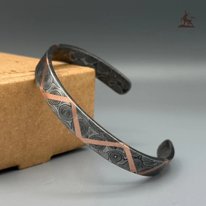 Brazalete de acero de Damasco vikingo moderno hecho a mano, brazalete de acero forjado de primera calidad, anillo de juramento, joyería de aniversario personalizable OEM - Product Image 1