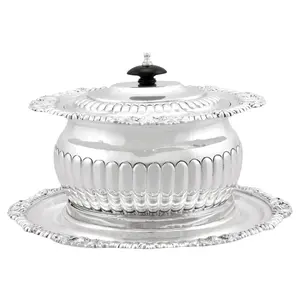 Casserole en acier inoxydable de qualité supérieure avec couvercle |   Élégant et fonctionnel, antiadhésif, durable, écologique - Product Image 1