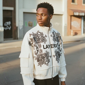 Camiseta Corta de Algodón Grueso para Hombre, Estilo Desgastado, con Cierre, Bordado Personalizado, Estilo Holgado, Moda Urbana, Fabricación OEM - Product Image 5