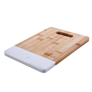 Tabla de cortar de madera moderna con artesanía artesanal y construcción resistente para elevar la decoración y la funcionalidad de la cocina - Product Image 2