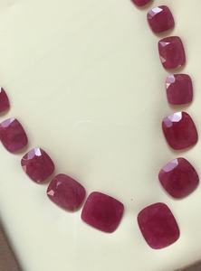 พลอยทับทิมสีชมพู 240.99 กะรัต จากโมซัมบิก รูปทรงคุชชั่น  ผ่านการอบความร้อน สำหรับเครื่องประดับชั้นดี โดย Prismatic Gems - Product Image 2