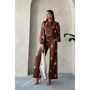 Pantalones de Lino para Mujer Topshow con Detalle Bordado, Pantalones al por Mayor - Product Image 5