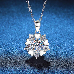 Collier pendentif en argent sterling 925 avec moissanite brillante VVS de 1 carat, design tendance flocon de neige, chaîne à maillons multicolores pour femmes - Product Image 3