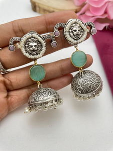 ต่างหูทองเหลืองแบบออกซิไดซ์ ดีไซน์หรูหราจาก Vjoshijewels เหมาะสำหรับผู้หญิง สวมใส่ได้ทั้งแบบลำลอง ทำงาน และงานเฉลิมฉลอง จัดส่งฟรี อ่อนโยนต่อผิว - Product Image 6