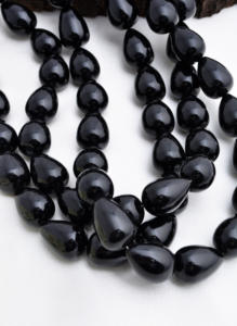 พลอยสปิเนลสีดำธรรมชาติทรงหยดน้ำเรียบ สำหรับทำเครื่องประดับชั้นดี - Product Image 2