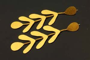 Recién llegado, Pendientes chapados en oro de latón de diseñador 2025, joyería de moda hecha a mano para mujeres y niñas, ropa para fiesta de boda - Product Image 3