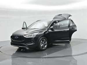 Clean 2024 F o r d Escape Hybrid ST-Line FWD - Product Image 4
