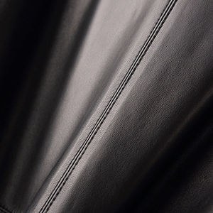 Veste en cuir pour femmes de haute qualité fabriquée avec des couleurs unies originales de haute qualité Veste en cuir à fermeture éclair pour femmes vente en gros - Product Image 5