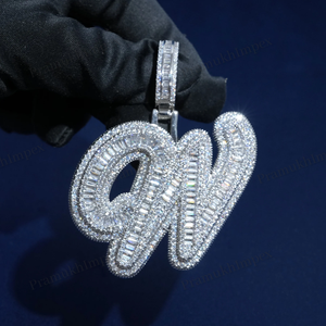 Colgante con inicial de lujo para mujer, joyería personalizada HipHop chapada en oro con moissanita DE PLATA 925, pieza de declaración hecha a mano para fiesta - Product Image 3