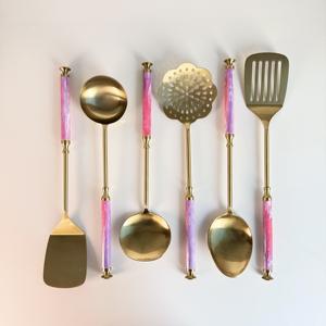 Juego de Utensilios de Cocina con Acabado Dorado, Juego de 6 Piezas de Acero Inoxidable con Mango de Resina para Cocinar en Casa y en la Cocina - Product Image 1