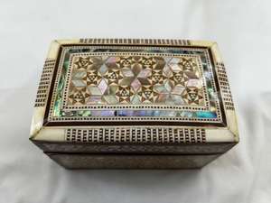 Boîte à bijoux en nacre faite à la main pour des lignes de beauté saines pour le stockage de bijoux de luxe - Product Image 2