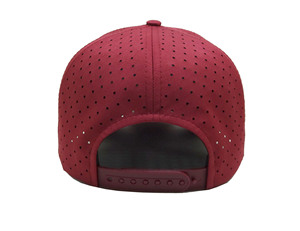 Gorra de béisbol estructurada de 5 paneles con corte láser rojo granate de primera calidad al por mayor, transpirable con malla trasera - Product Image 3
