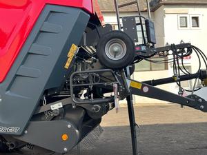 Presse à balles agricole Kronee Comprima V 150 XC pour fourrage, usage intensif, 3500 kg, garantie 1 an, composants essentiels du moteur et de la boîte de vitesses - Product Image 4
