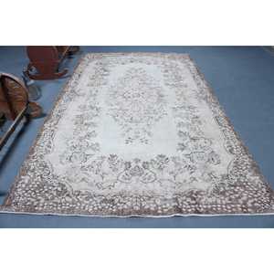 Alfombra Turca Vintage de 6.1x10.2 pies, Alfombra Grande, Alfombra de Lana a Rayas Marrón y Blanca - Product Image 1