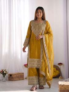 Ensemble prêt-à-porter en soie Fandy entièrement brodé avec des motifs de sequins, comprenant un haut, une jupe et un dupatta. - Product Image 4