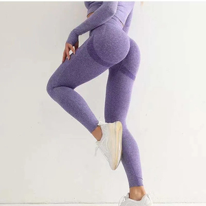 Leggings Cortos de Yoga de Cintura Alta sin Costuras Color Rosa, Pantalones Deportivos para Mujer con Elasticidad en Cuatro Direcciones, 100% Nailon - Product Image 3