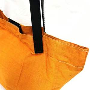 Bolsa de Mano de Paracaídas Impermeable Ligera de Lujo, Bolsa de Hombro de Nailon Plegable de Gran Capacidad, Hecha a Mano en Indonesia - Product Image 3