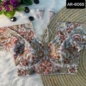 Blusa tradicional india lista para usar con talla grande disponible Blusa de seda de trabajo de secuencia de bordado Zari pesado para Sari - Product Image 3