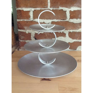 Ensemble de trois étages en aluminium plaqué or de luxe Idéal pour les mariages, les anniversaires et autres occasions Design élégant pour les fêtes - Product Image 6