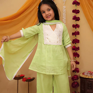 ชุดคุर्ติผ้าฝ้ายพิมพ์ลายใหม่ล่าสุด ดีไซน์อินเดียแบบดั้งเดิมทันสมัย สำหรับเด็กผู้หญิง พร้อมผ้าคลุมไหล่ - Product Image 1