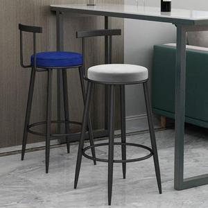 Elegante taburete de Bar de madera y hierro con superficies lisas y soporte ergonómico para lujosos asientos de isla de cocina - Product Image 2