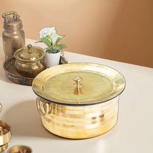 Patila en laiton avec Topia en laiton assorti Idéal pour la cuisine indienne traditionnelle avec un attrait intemporel - Product Image 3