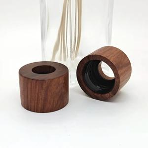 Vietnam Unique <b>Reed</b> <b>Diffuser</b> Square Shape Factory Supply White Oak Luxury Acacia Wood Cover Glass Aroma <b>Diffuser</b> <b>Bottle</b> - Product Image 4