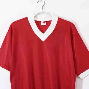 Maillot de football rétro thaïlandais sur mesure de haute qualité, col en V, polo de sport vintage, nom, logo, short, haut pour le football - Product Image 3