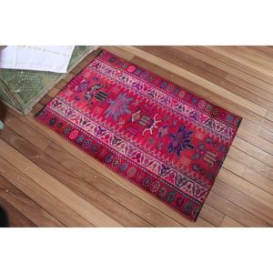 Alfombra Turca Vintage de 2.7x4.2 pies (83x127 cm), Herki Rosa Púrpura Geométrica con elementos florales - Product Image 2