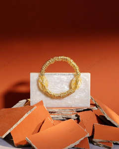 กระเป๋าคลัทช์เรซิ่นสุดหรูพร้อมพื้นผิวที่เป็นเอกลักษณ์และดีไซน์เรียบง่าย รุ่นเป็นมิตรกับสิ่งแวดล้อมสำหรับผู้หญิง - Product Image 1