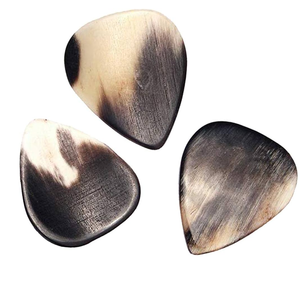 Púas de guitarra de cuerno de buey naturales para guitarras acústicas Púas de guitarra de cuerno de buey hechas a mano para acústica Aceptar logotipo personalizado - Product Image 4
