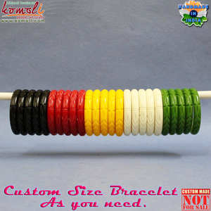 Bracelets minces en résine sculptée de couleurs unies bijoux vintage indiens faits à la main de qualité supérieure vente en gros - Product Image 5