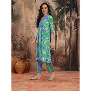 Kurta de chifón verde con estampado geométrico para mujer, con mangas tres cuartos, top de uso diario y palazzos - Product Image 3